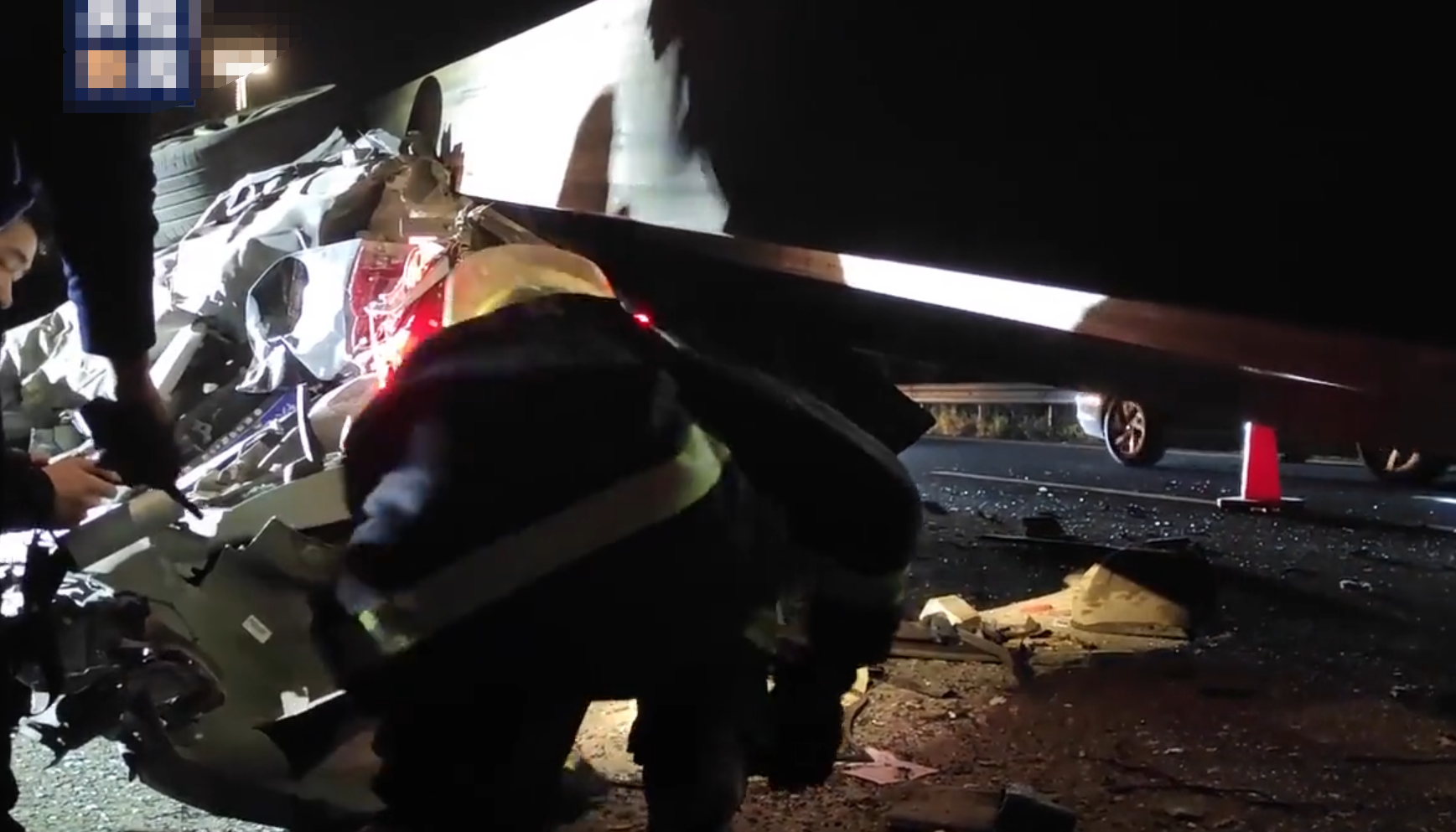 视野新闻周刊 一家五口出游三人遇难！练杭高速6车追尾致6死，事故原因现已查明