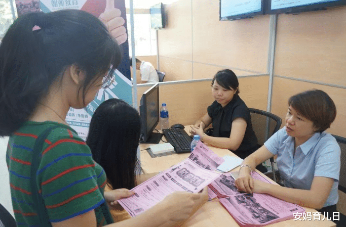 文职|2021年军队文职报名结束，却遭遇“冷场”，8000多个岗位无人问津