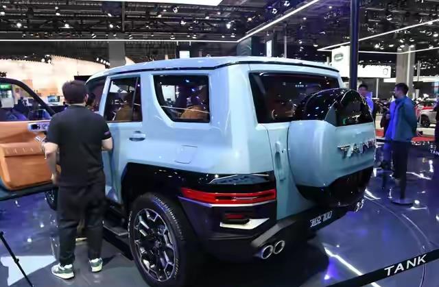 装记 坦克700又要火了,预售4天订单破3万,仅30万就有百万档次