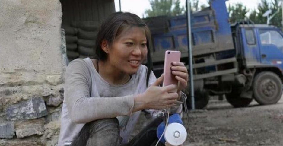 女孩 拐卖少女判13年,无腿男劈腿,直播家暴?翻车的6位网红纯属活该