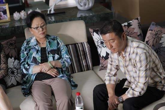 斯琴高娃|斯琴高娃：三婚嫁音乐家，跟儿子一起照顾瘫痪前夫，做不成夫妻做亲人