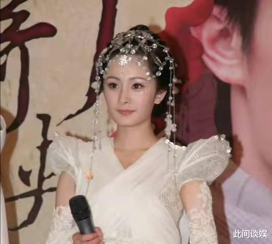 刘诗诗|刘诗诗发布会旧照清纯小白花，杨幂《仙剑三》旧照又仙又灵