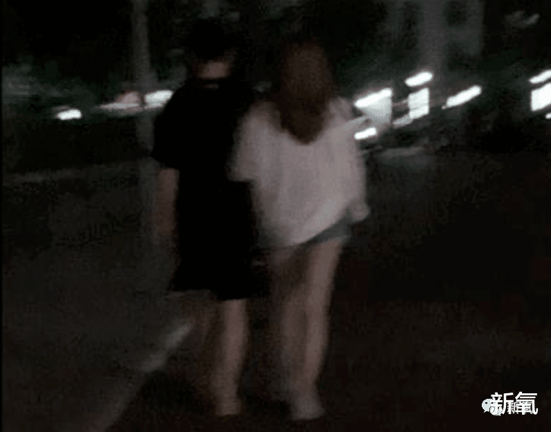 张哲瀚|刚成顶流就被爆女友，脱粉回踩疯狂爆料，但女友也太好看了吧！