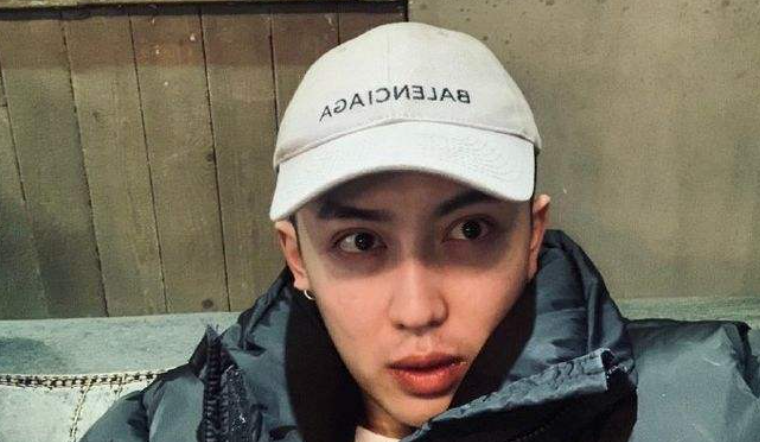 胡冰卿|网红金大威哭诉整容失败史，从鲜肉变大叔，到底是谁“毁”了他？