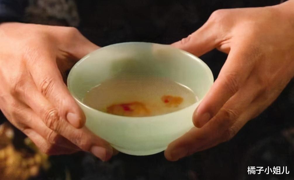 甄嬛传|甄嬛传：皇后至死不知，为何滴血验亲前甄嬛要用树叶包裹指甲？