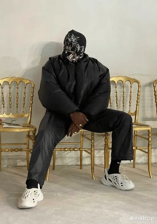 潮流球鞋CG|说唱圈的“悍匪”Kanye，丝袜套头第一人！