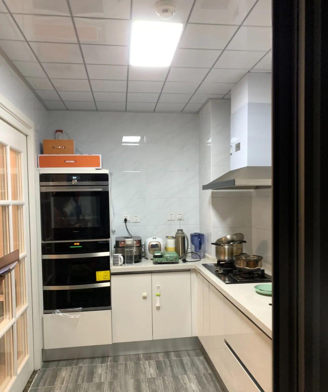 看了这套房子改造前后的对比图后,我太佩服设计师了,丑屋变雅居