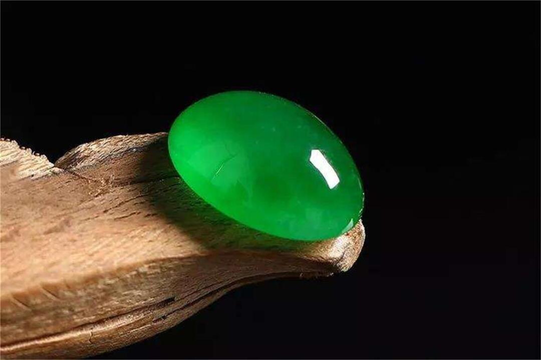 翡翠|「种」和「水」哪个更重要？翡翠要挑「种好」还是「水好」的？