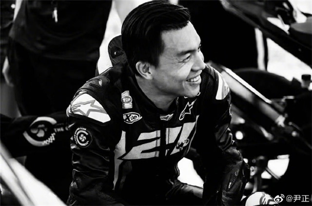 尹正|继于月仙后赛车手马赛因车祸去世，尹正发文哀悼，他刚新婚2个月