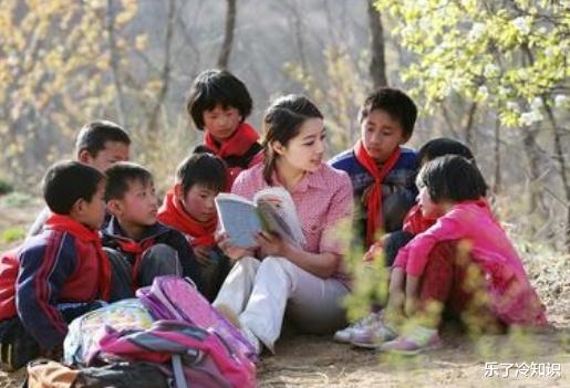 甄嬛传|18岁就被赵本山看中，因拒绝酒桌饭局，只能回农村当乡村老师