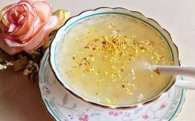 曲草堂滋补养生旗舰店 春养阳，秋养阴，秋季食用燕窝的最佳吃法
