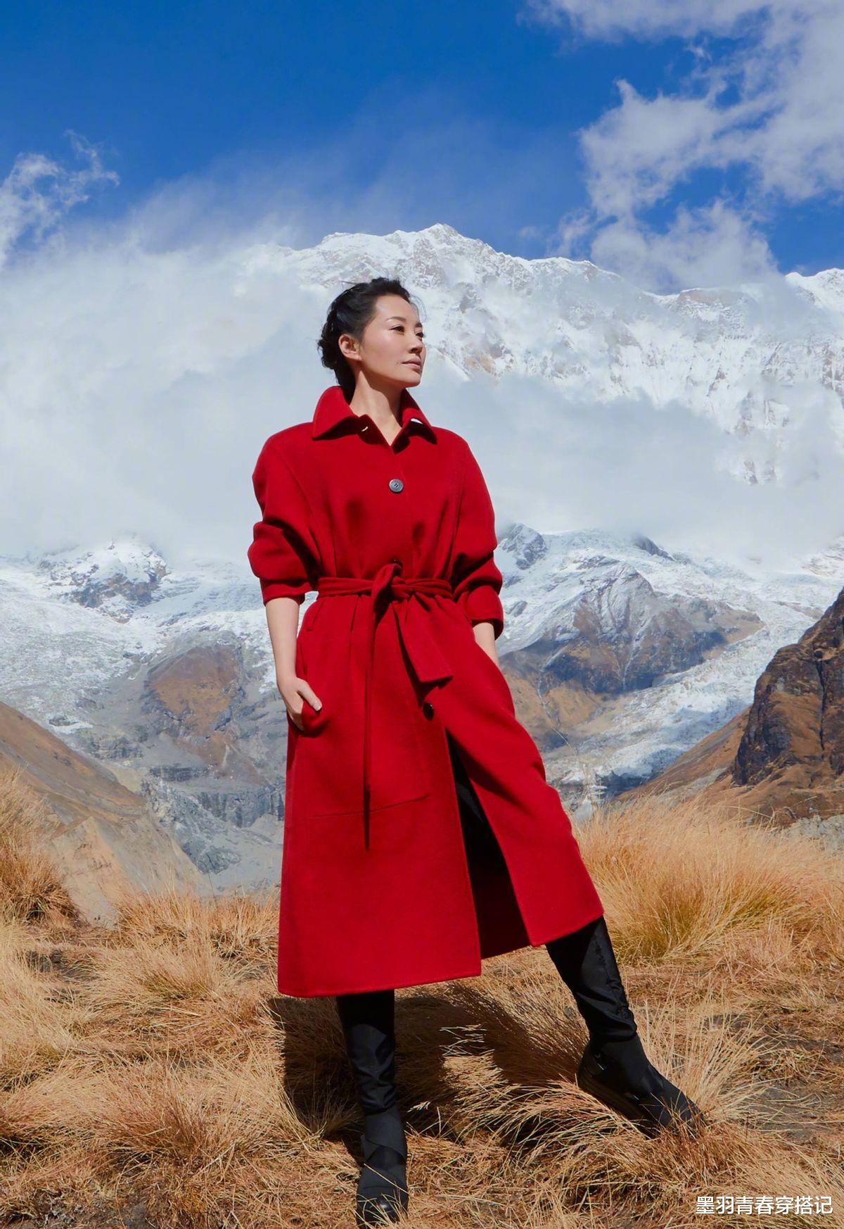 墨羽青春穿搭记|许晴的“娇媚”年轻人都比不上，身材紧致有料眼里有光，太有韵味