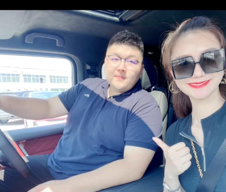 张哲瀚|痞幼彻底没戏了，猴哥正式与另一位网红官宣，他俩才是真情侣