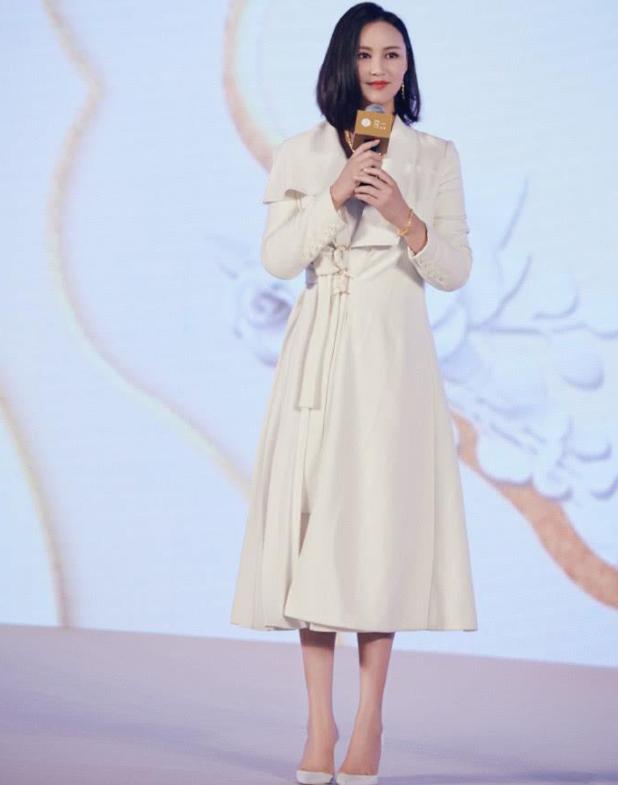 旗袍|张歆艺半月瘦了18斤，原来是坚持倒三角瘦身法，难怪瘦这么快