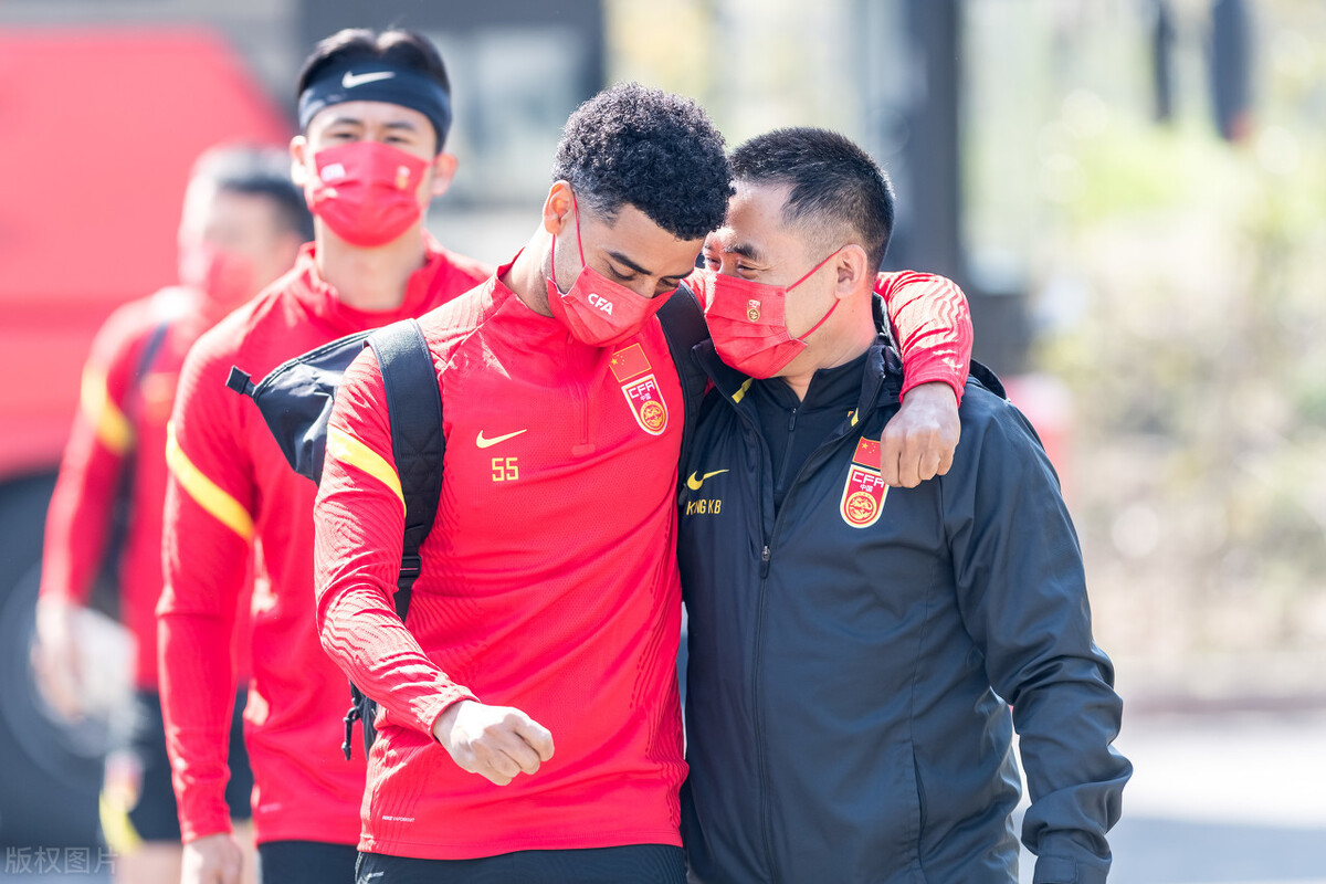 李鐵|李鐵因禍得福！國足深夜傳來1個好消息，世預賽40強穩了？