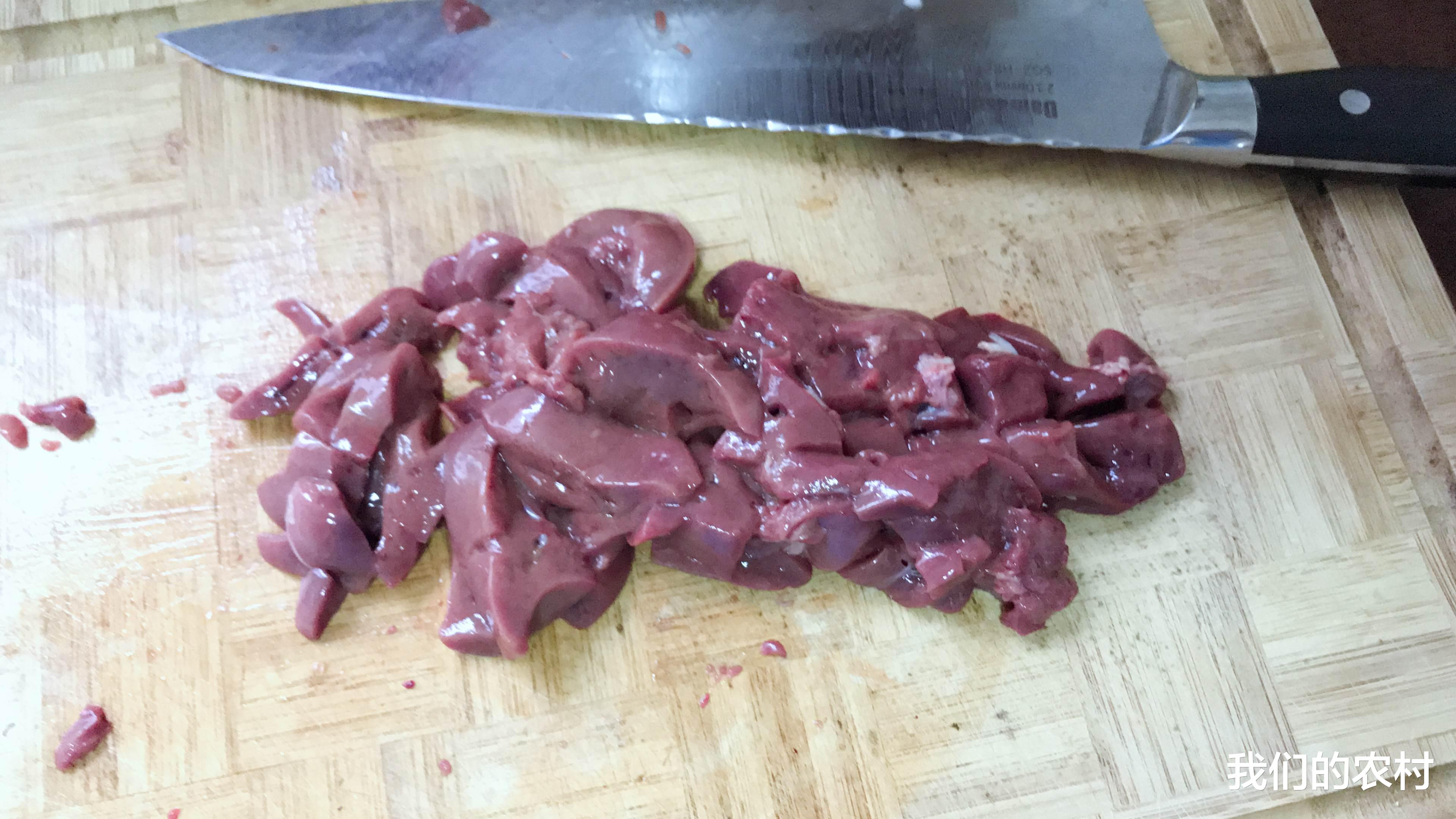 |它比蚯蚓还好用，如果你想钓鱼比别人钓的多，请花1分钟耐心看完