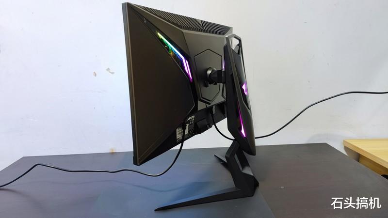 无线充电|战术显示器自带辅助功能!技嘉AORUS AD27QD电竞显示器开箱评测