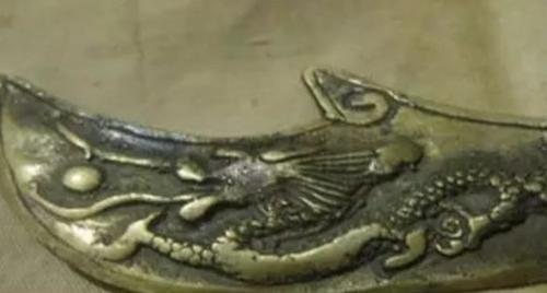 舜网 老家翻新，却在祖屋里搞出来一个“大家伙”！专家：属于上等的古董！