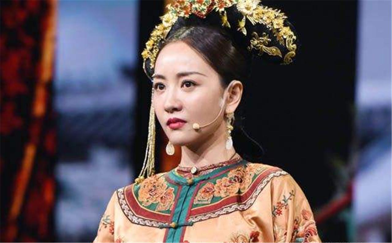 贾玲|冯巩带她上4次春晚，怎么都捧不红，谁知贾玲一带便火遍全国