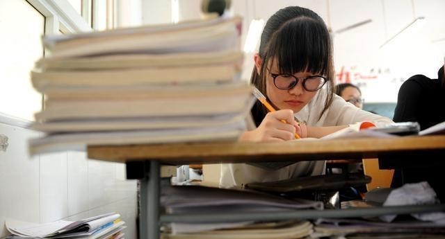 依科育儿吧|准硕士研究生注意下，读研潜规则一定要牢记，对你真的百利无一害