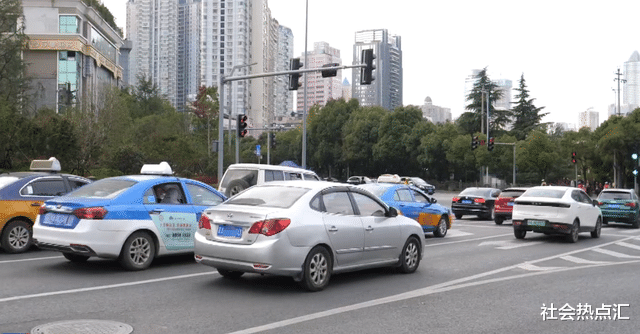 贵阳:九旬老伴出轨,摊牌后79岁阿姨以泪洗面,看到他们手牵手