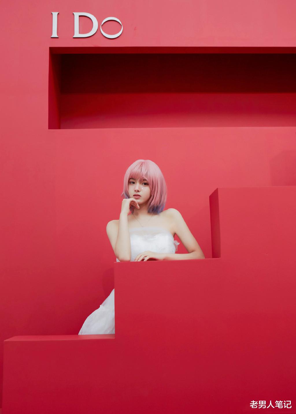 艾米|13岁的女生艾米，破次元撕漫粉造型，这太成熟了吧？