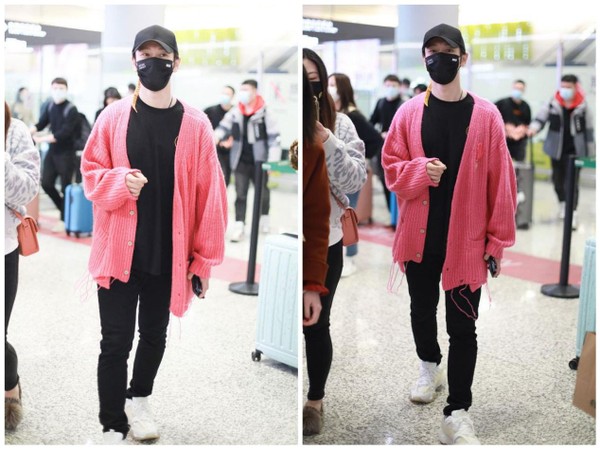 黄晓明|黄晓明瘦了真任性，机场穿粉色开衫扮潮，被“五五分”身材尬到了