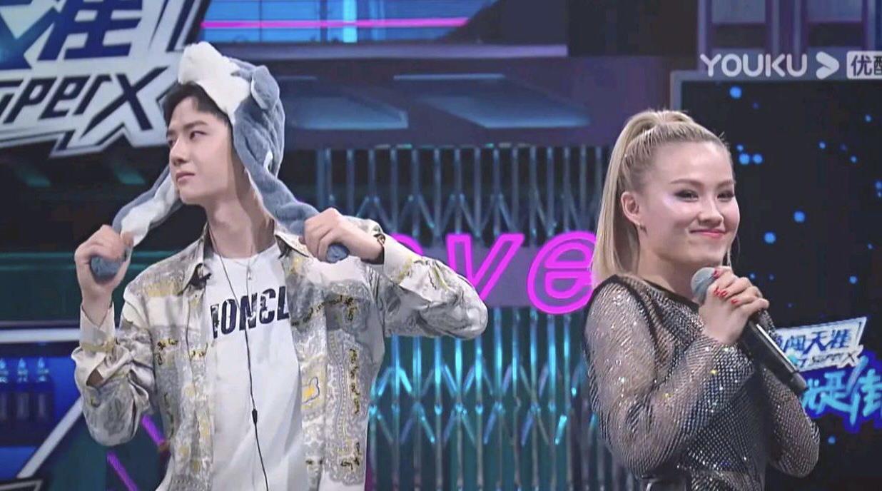 王一博|王一博实力与魅力双输出：摩托大军日渐庞大；王饱饱火热来袭！