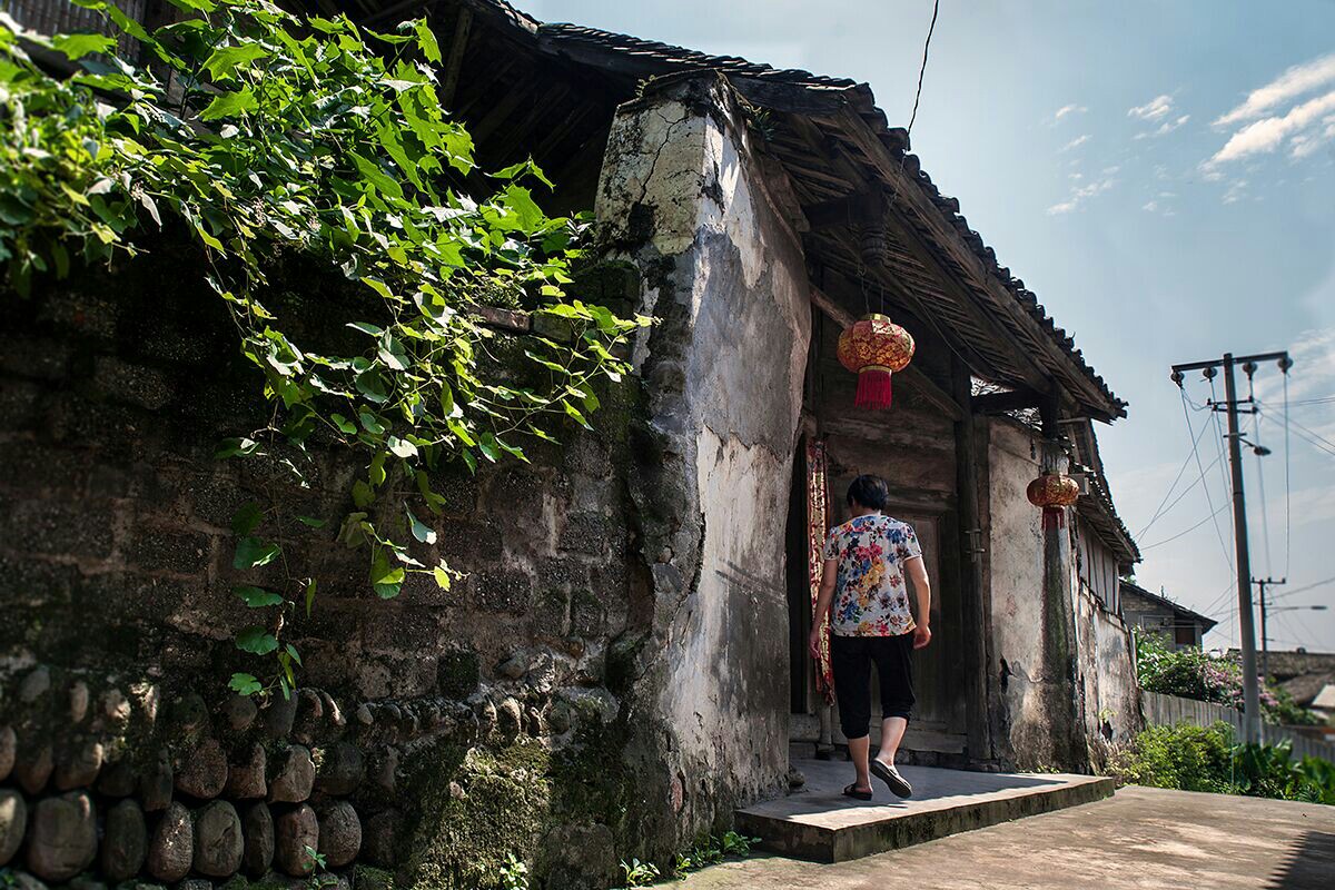 古镇 ?峨眉山脚下的千年古镇，曾是道教主要发祥地，游客却不多！