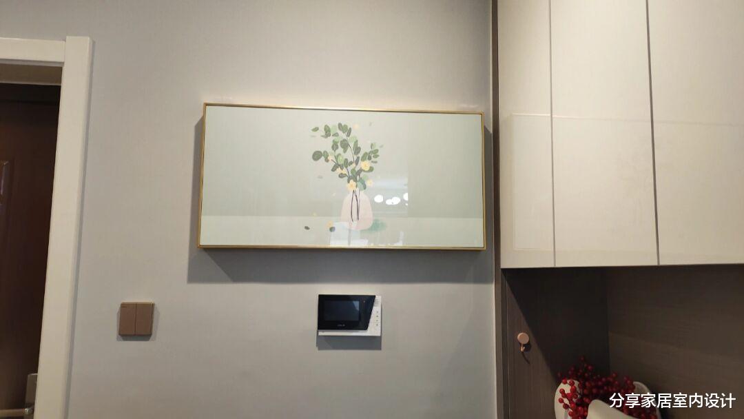 拖拉两年的新房终于可以入住,很满意地面铺灰色瓷砖,非常耐脏!