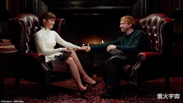 赫敏|“赫敏”拥抱“马尔福”，记得对初恋的心跳加速，“每天都找他”