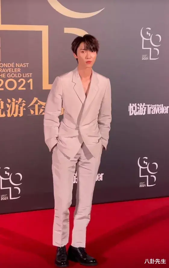 关晓彤|悦游盛典：周笔畅腰腿显粗，檀健次被拍成一米四，段奕宏气场强