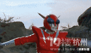 吴孟达|46年前的港版奥特曼，华语首部超级英雄片，剧情奇葩雷人却烂成神作！