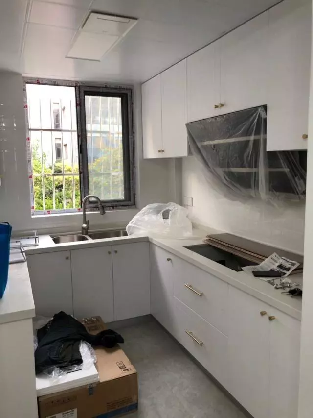 新房装修完工,全屋都比较满意,石膏线条电视墙真漂亮,晒晒!