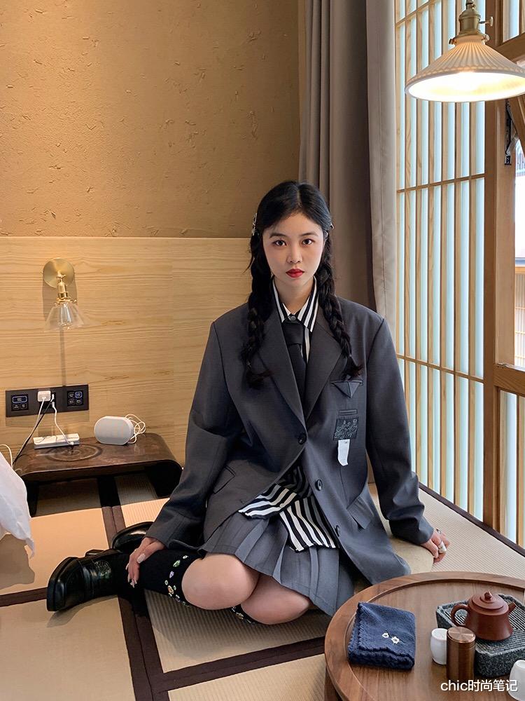 chic时尚笔记|开学不会穿?升级版的校园穿搭,立马吸引小学弟