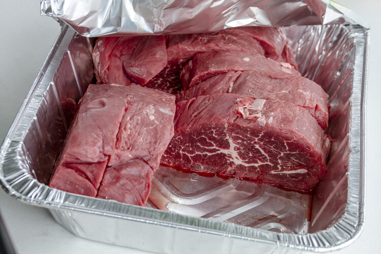 39肿瘤 年龄大应该少吃肉，还是多吃肉？上了年纪后，不妨多吃2种肉