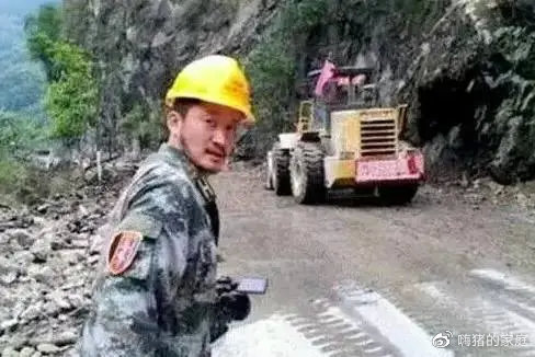 富二代|时隔13年，吴京雪藏的两个儿子首度曝光：硬汉人设，崩塌了！