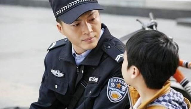 依科育儿吧|辅警和协警只有一字之差，工资待遇却差距明显，学生需慎重选择