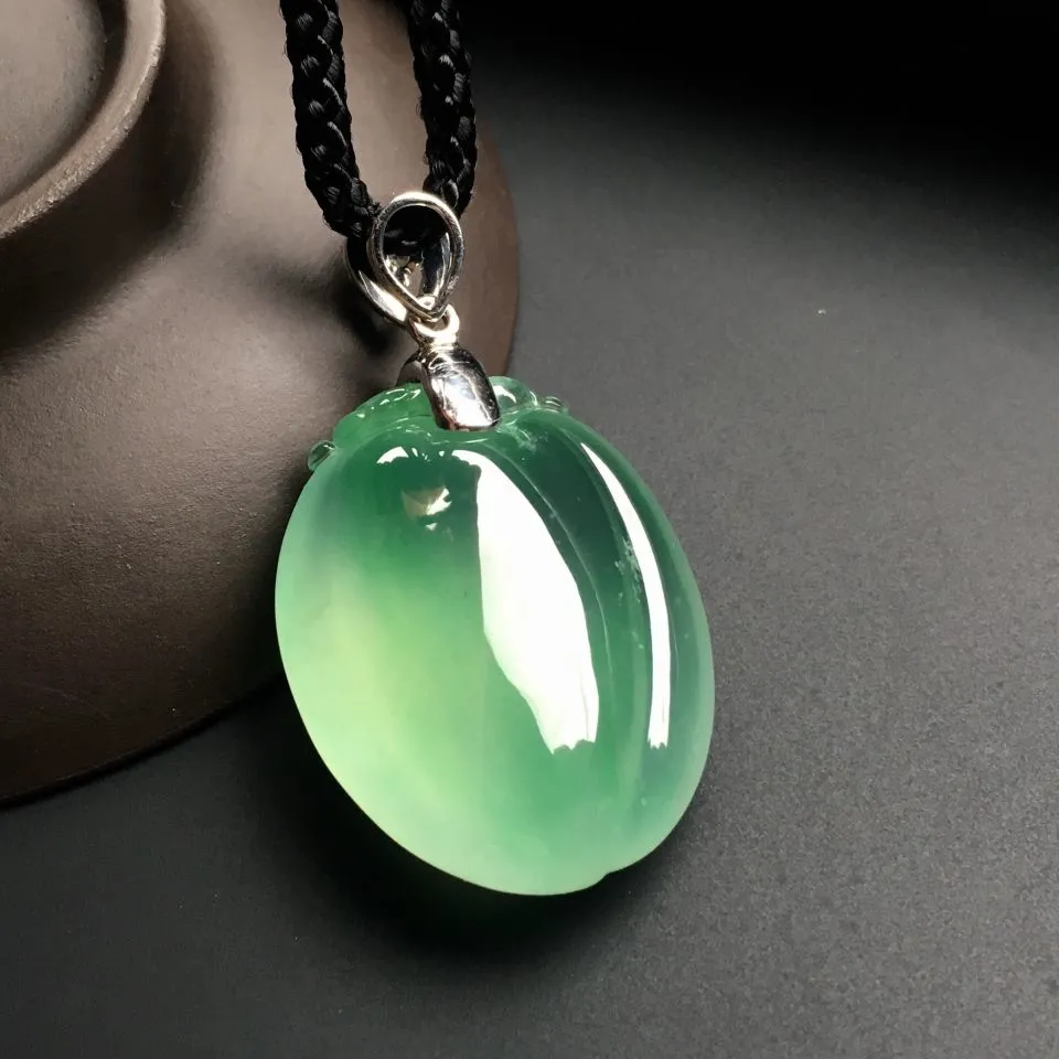 翡翠|小挂件大含义，带你了解这些翡翠挂件的寓意！