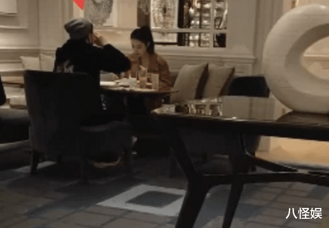 程晓玥|越爱越高调！潘玮柏携妻参加程晓玥圣诞趴 ，宣云戴婚戒秀幸福