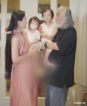 张纪中|70岁张纪中又当爹了，三年连续生了三个孩子，堪称神速啊