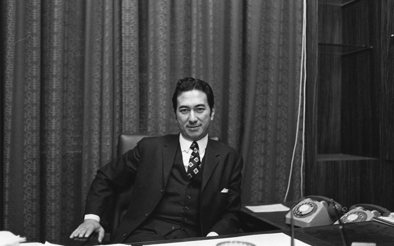 超能勇士|力挺河南！霍启刚豪掷一千万惹怒赞，却意外扯出何超琼3千万猫腻