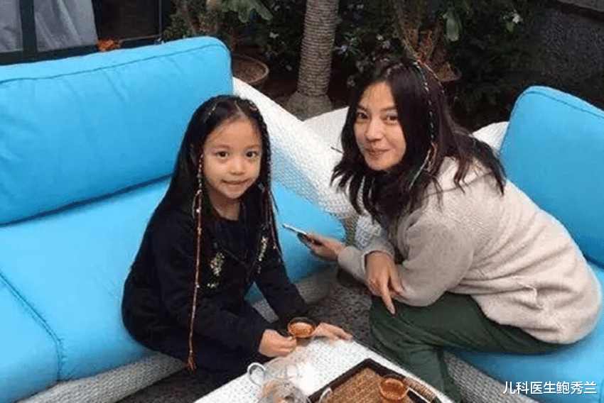 赵薇|李湘富养女儿，赵薇穷养女儿，网友：同样是10岁，差距却肉眼可见