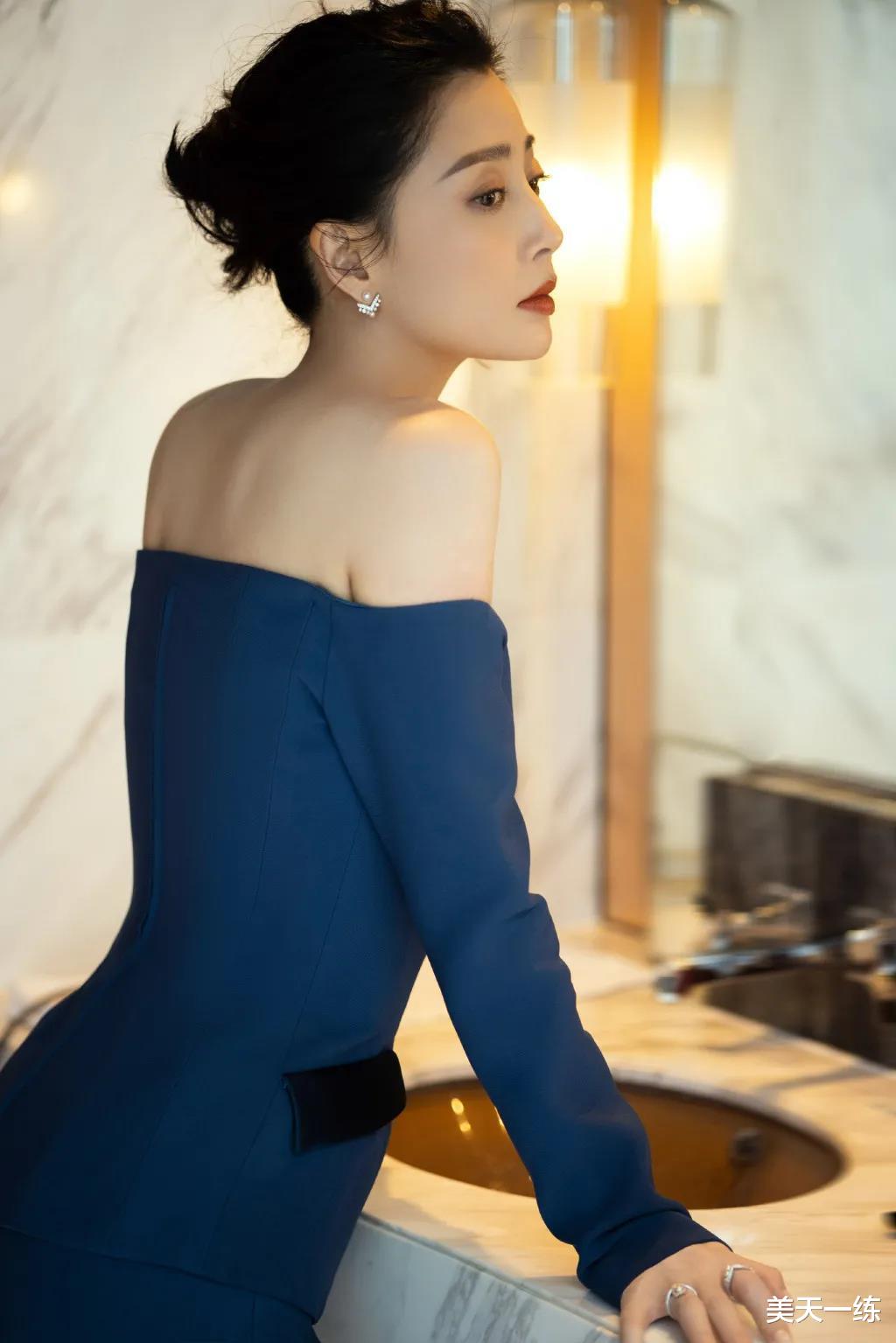 殷桃|41岁殷桃健身照曝光,身材曲线完美,仿佛25岁妙龄女郎