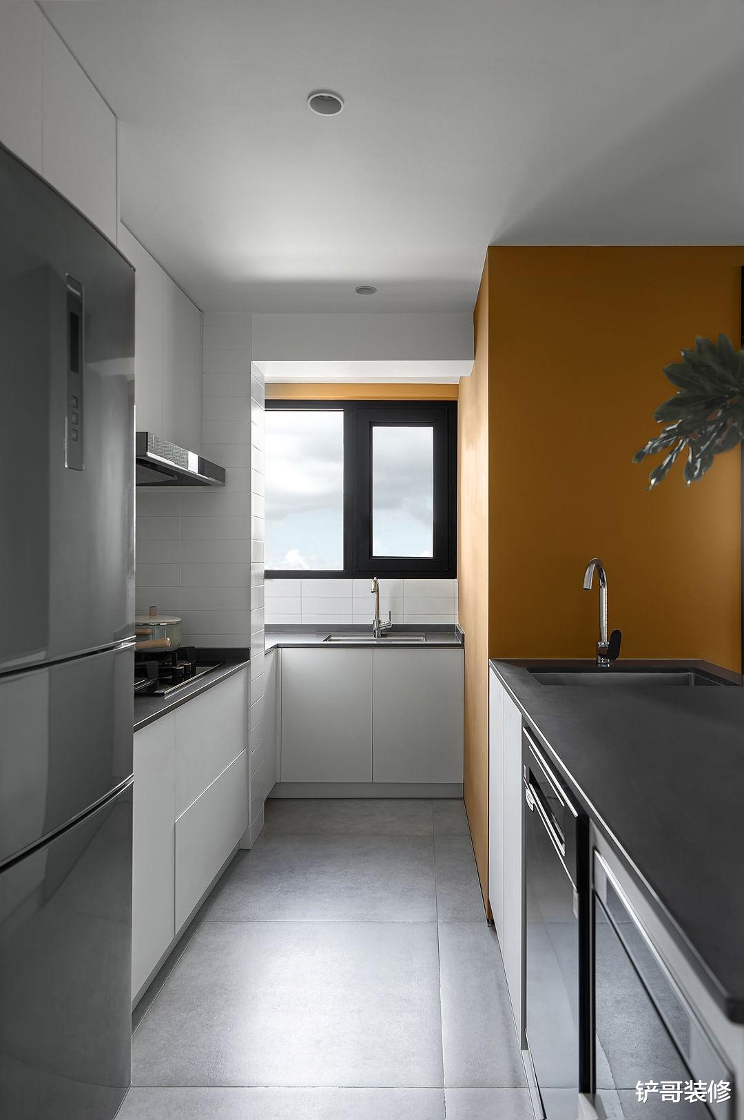 5平方米的浴室，也能拥有大浴缸，堪称小户型的设计模范