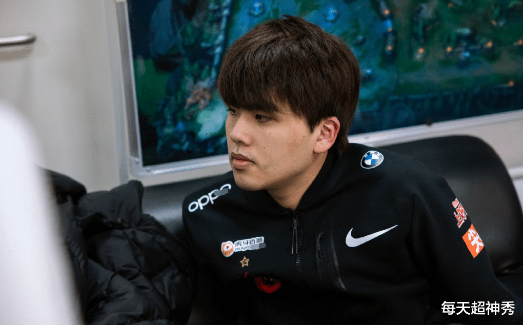 fpx战队|FPX关键决策出错!TES强势逆袭,Zoom成为主角