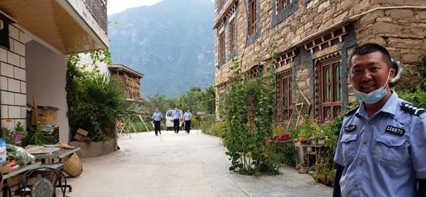 雪落无尘谈|大学女外教造谣抹黑中国,被限期离境。为师者当先修身!