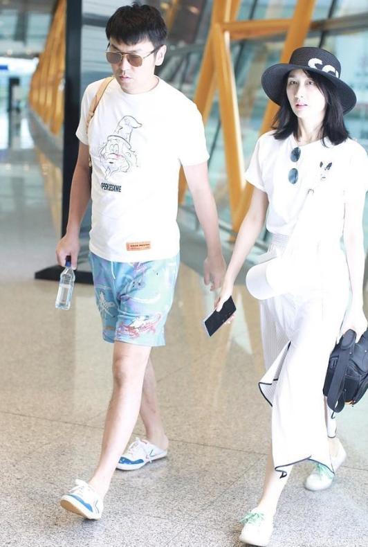 雷佳音|雷佳音老婆正脸曝光，原来是童年女神，难怪说迪丽热巴不好看