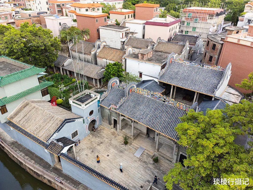 重男轻女 明明叫简村却无人姓简，因为一个人而改变命运，村中人人穿金戴银