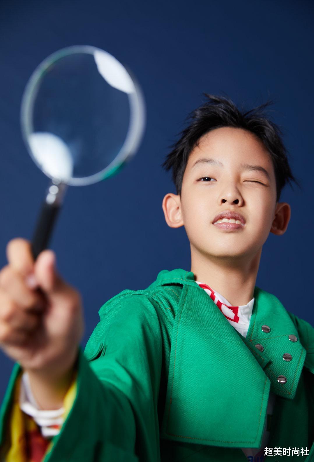 程莉莎|程莉莎儿子被赞“国产混血”！曾是眼镜龅牙弟，现逆袭为帅气暖男